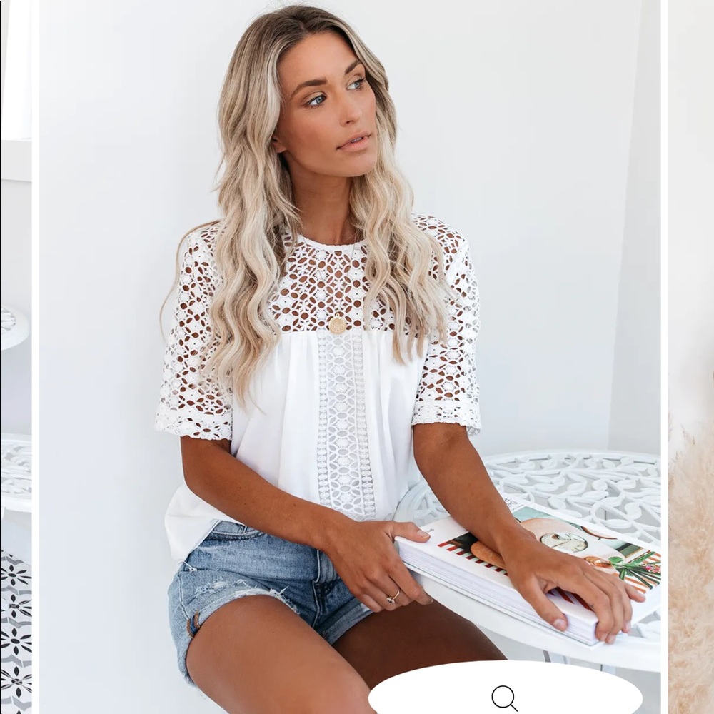 Vici RUSSIAN RIVER CROCHET PANEL BLOUSE